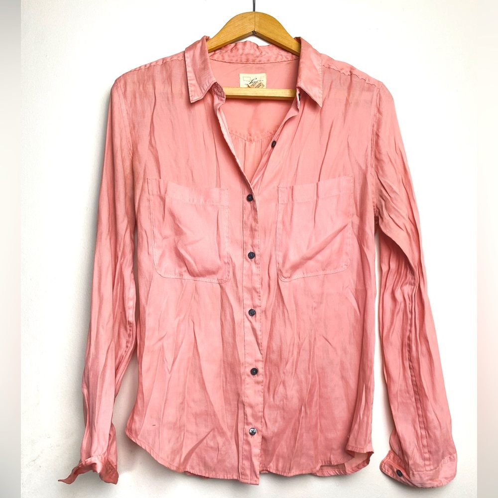 Levi’s Button Down Shirt